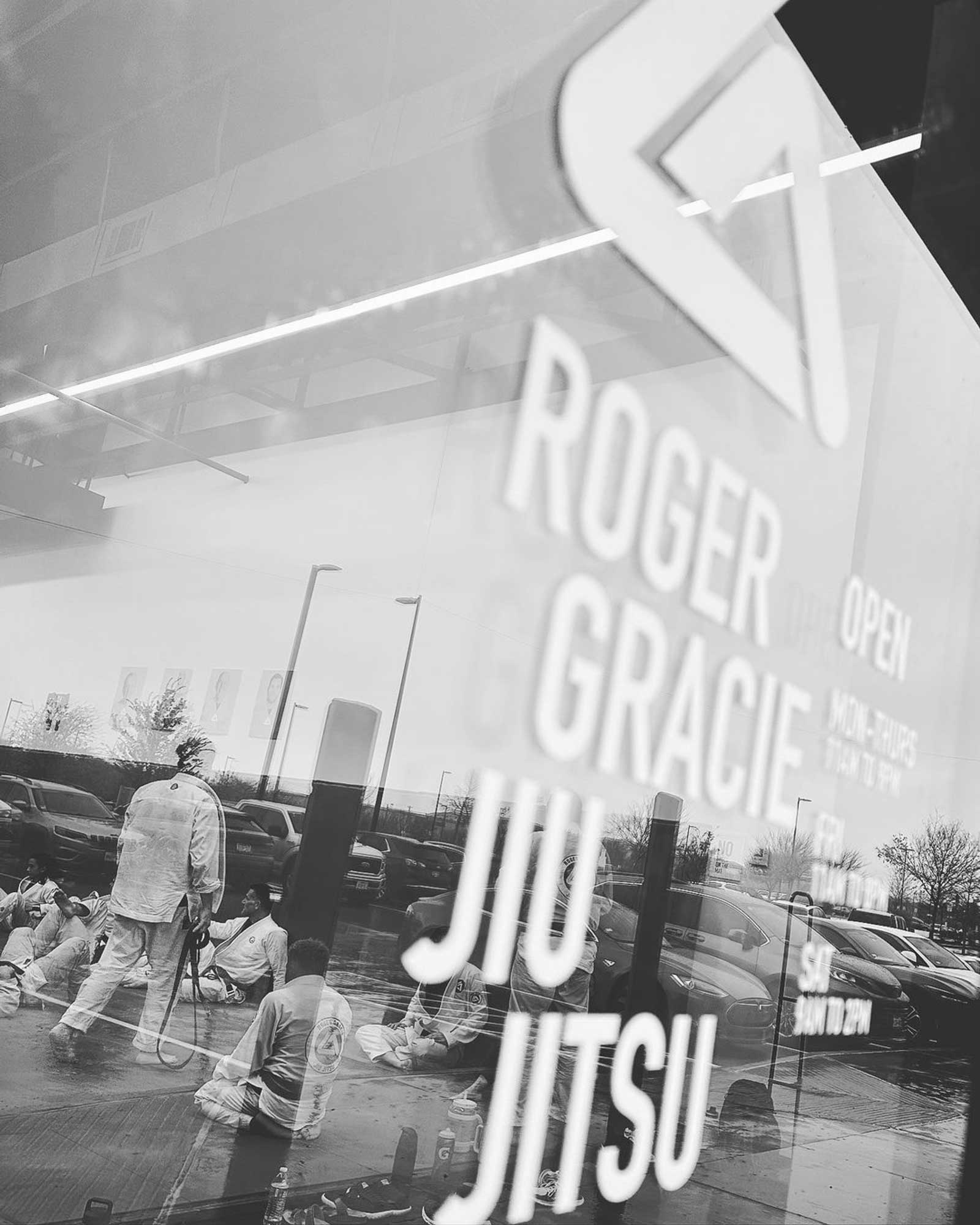 Roger Gracie Academy — Content on rotating screens (5)